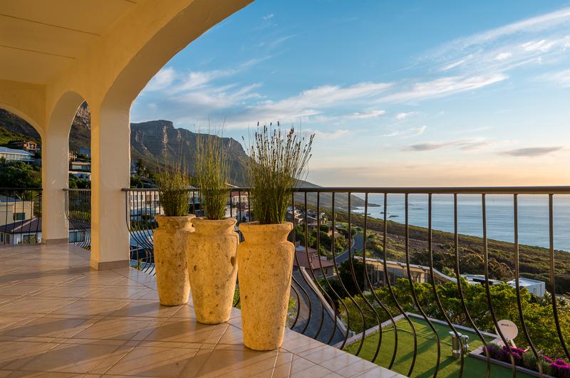 To Let 5 Bedroom Property for Rent in Camps Bay Western Cape